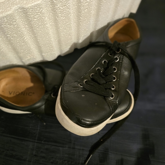 Vionic Baldwin size 9.5 - Picture 3 of 5